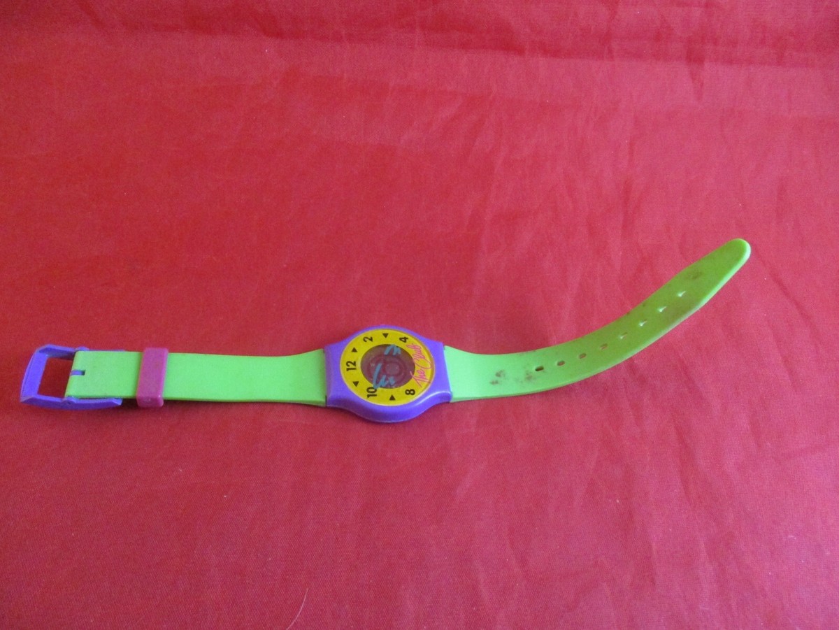 Disney Mickey Mouse Watch - Green and Red Rare Vintage Mens Disney Mickey Mouse Green Dial Chronograph  main image 2