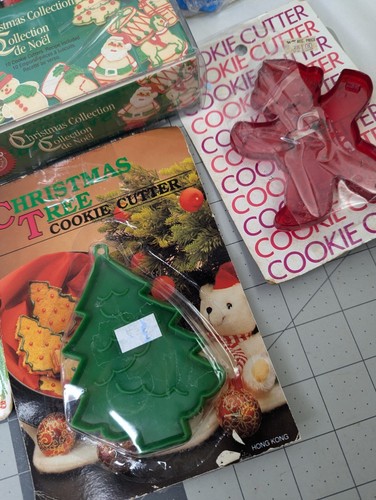 Christmas Cookie Cutters Plastic Metal Lot Love Molds - Picture 8 of 15
