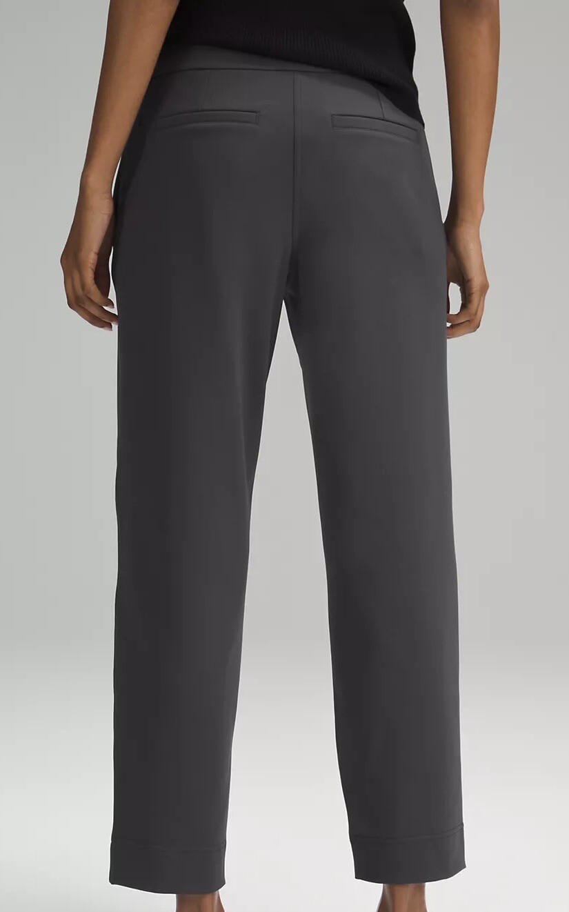 Lululemon Size Large TaperedLeg MidRise Pant 7/8 Length Luxtreme