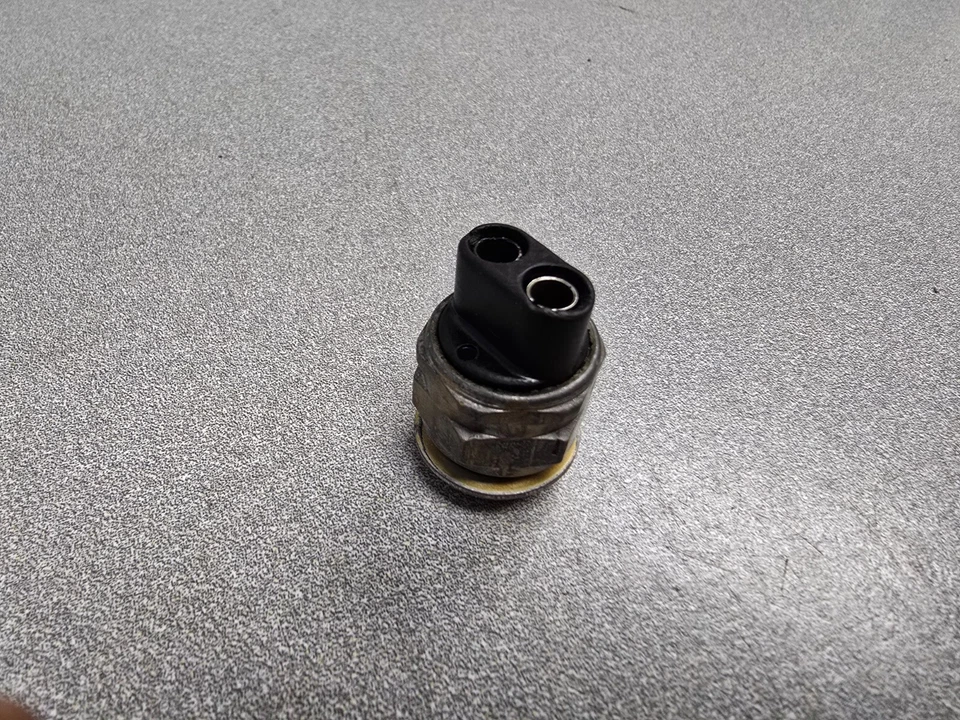 BONITO INTERRUPTOR LUZ RESPALDO ORIGINAL PORSCHE 911 912 914 914-6 964 993 CON LAVADORA Foto 2 de 4