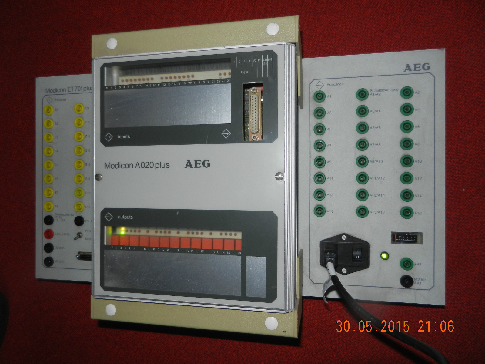 Modicon Patch Panel AEG Modicon A020plus SPS Input:24V mit Modicon ET 701plus PLC Panel 220 ...
