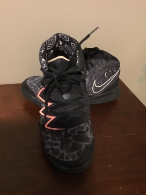 Nike Kybrid S2 PS “WHAT THE” KIDS Black/Atomic Pink, DA2322-001 Size 3Y  (CON72)