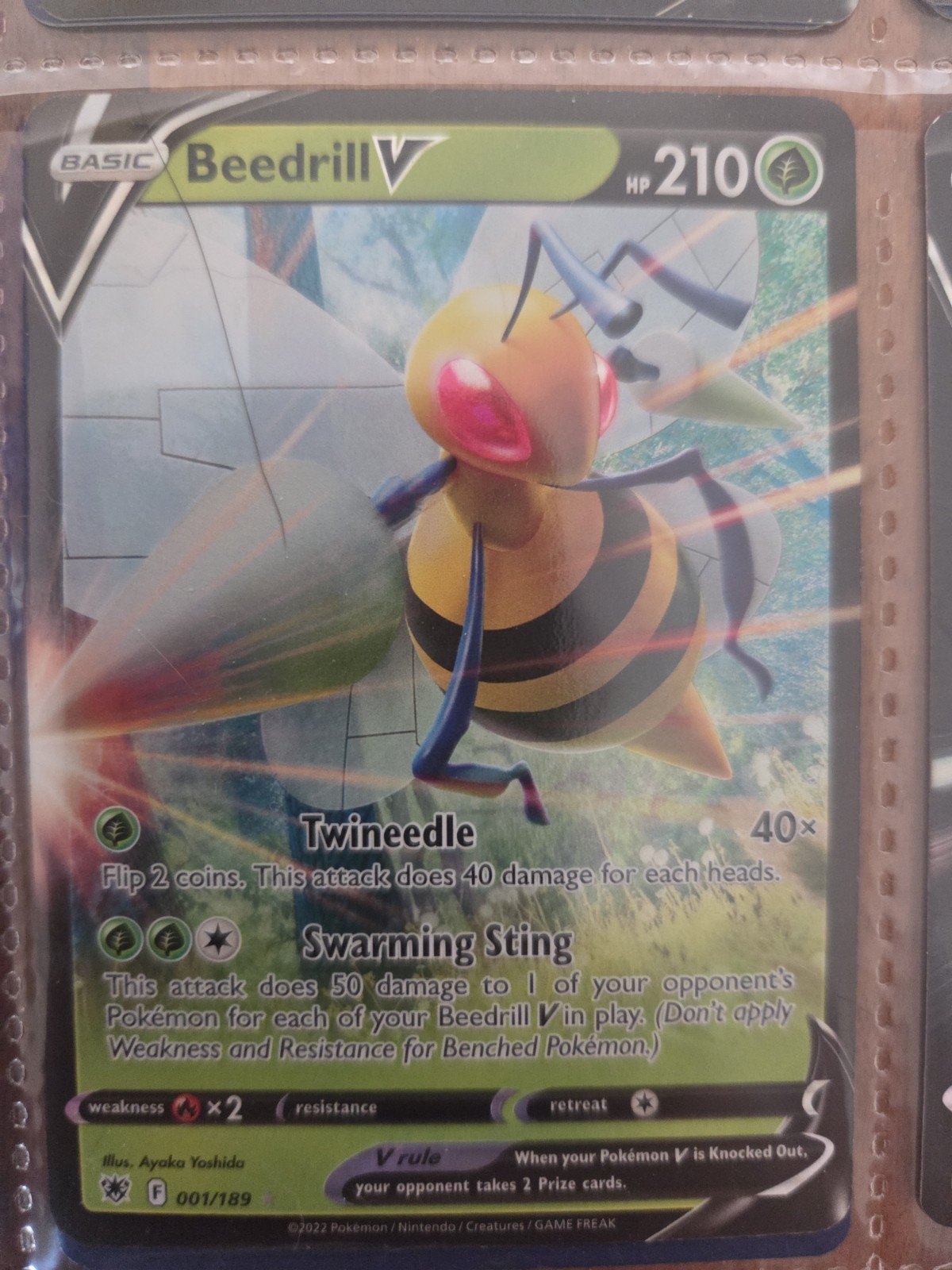 Beedrill v 001/189 Swsh10: Astral Radiance Holo Card Near Mint Condition