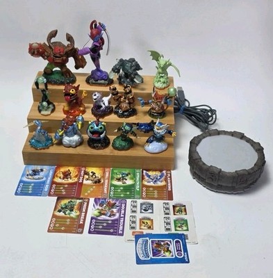 Skylanders Giants Lot of 14 Figures, Portal & Cards