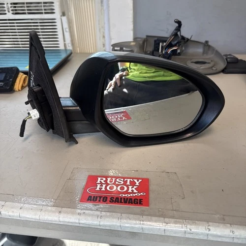 2011 MAZDA 3 Right Passenger Side Mirror 022683