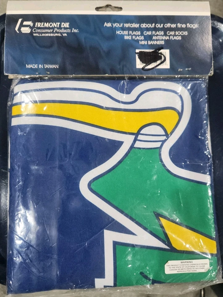 Bandera Notre Dame Deluxe 3x5' nueva en paquete troquel Fremont con licencia oficial Foto 2 de 4