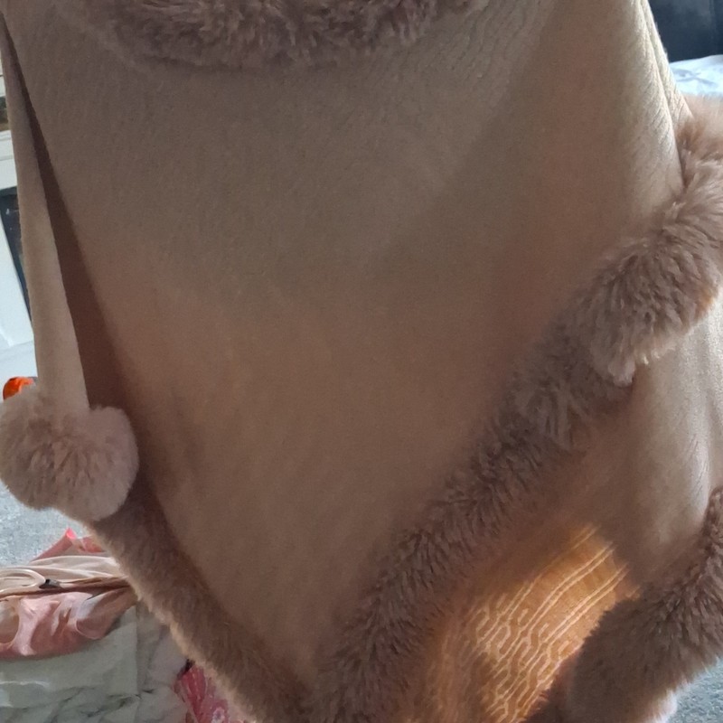 Women’s Beige Solid Shawl/Wrap with Faux Fur Trim Fleece Fabric