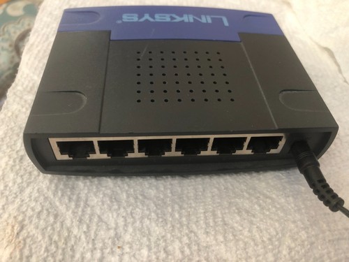 Genuine Linksys 10/100 5 Port Workgroup Switch Model EZXS55W - Great Condition - Picture 3 of 3