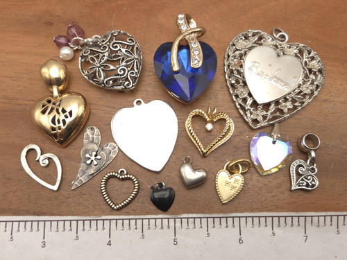 Vintage-Now 15 Piece Heart Valentine Pendants Charms Craft Jewelry Making Lot #7