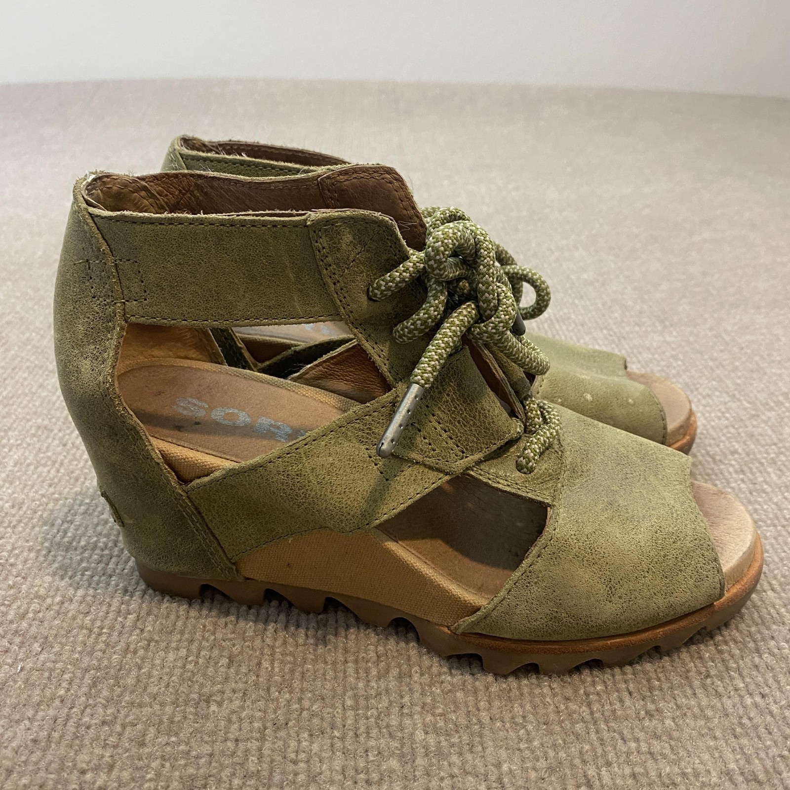 Sorel Joanie Lace Sandals Womens Size 7 Green Leather Gladiator Wedge Lace Up