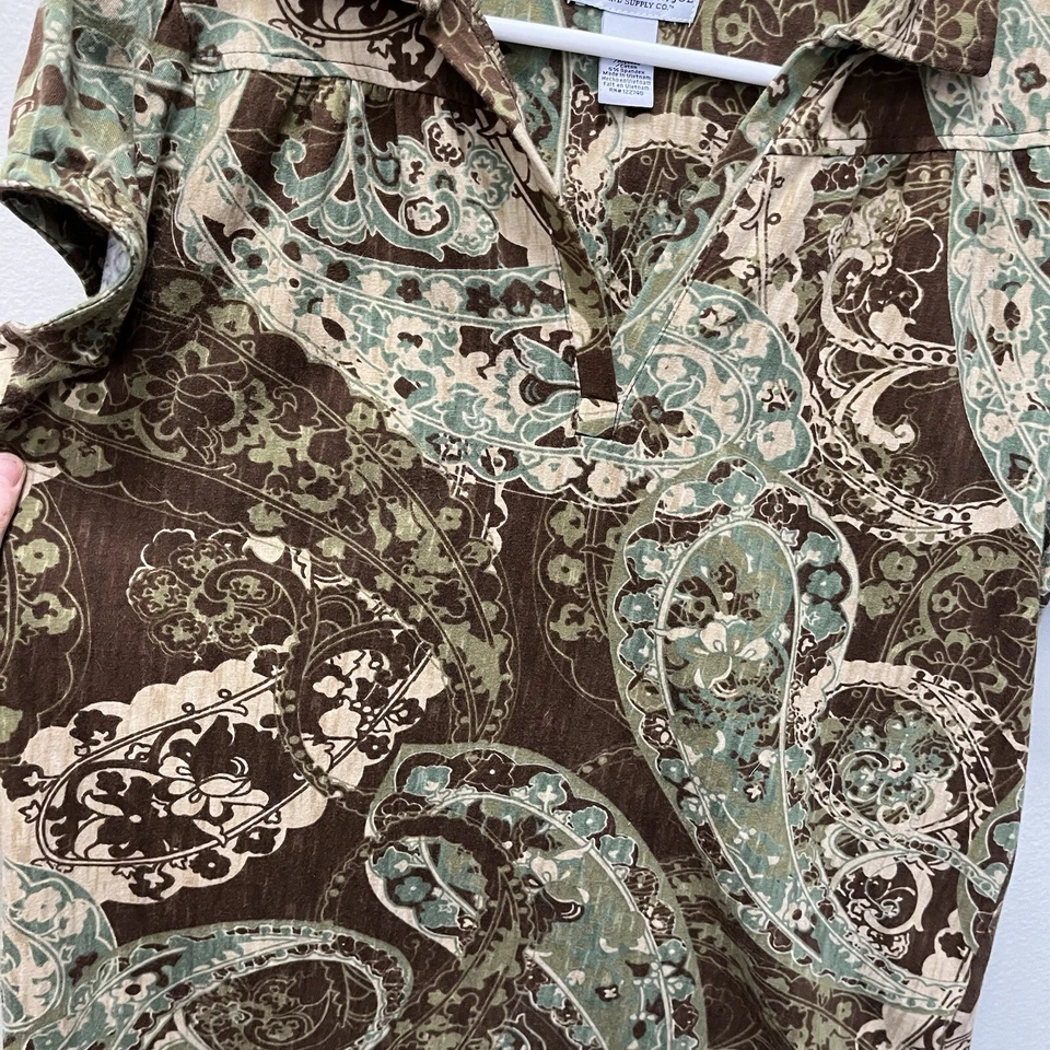 Caribbean Joe | Top de manga corta verde y marrón cachemir cuello en V mediano floral Foto 4 de 4