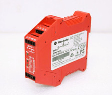 ALLEN BRADLEY MSR127T GUARD MASTER SAFETY RELAY 440R-N23126 24VAC/DC