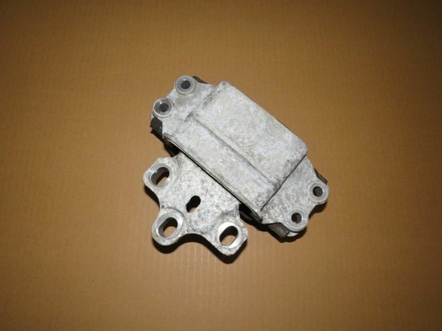 Audi Q3 8U  Getriebehalter M18053 8u0199555h