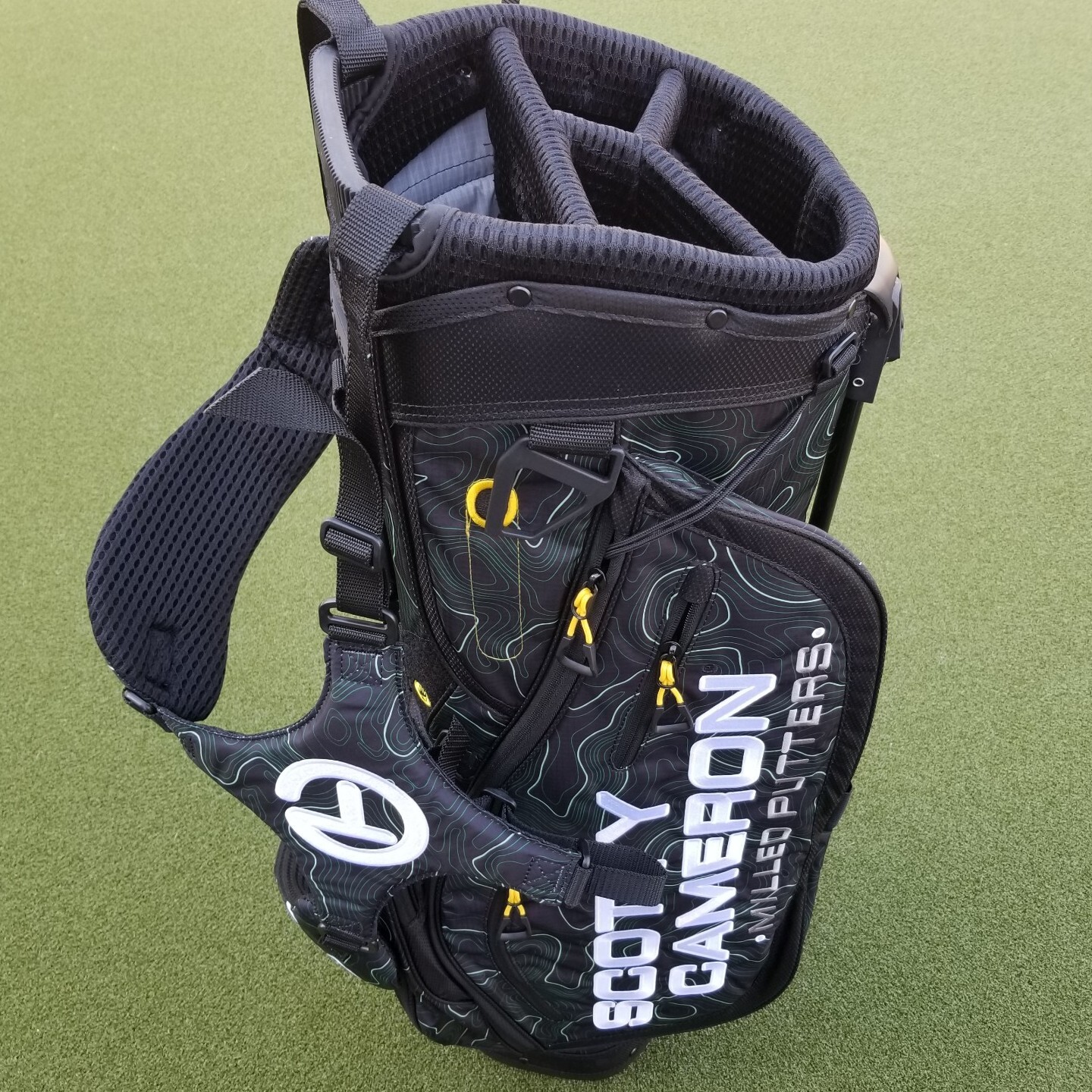 SCOTTY CAMERON Paloma Pink Cash Bag Scotty Cameron Bag FOR SALE