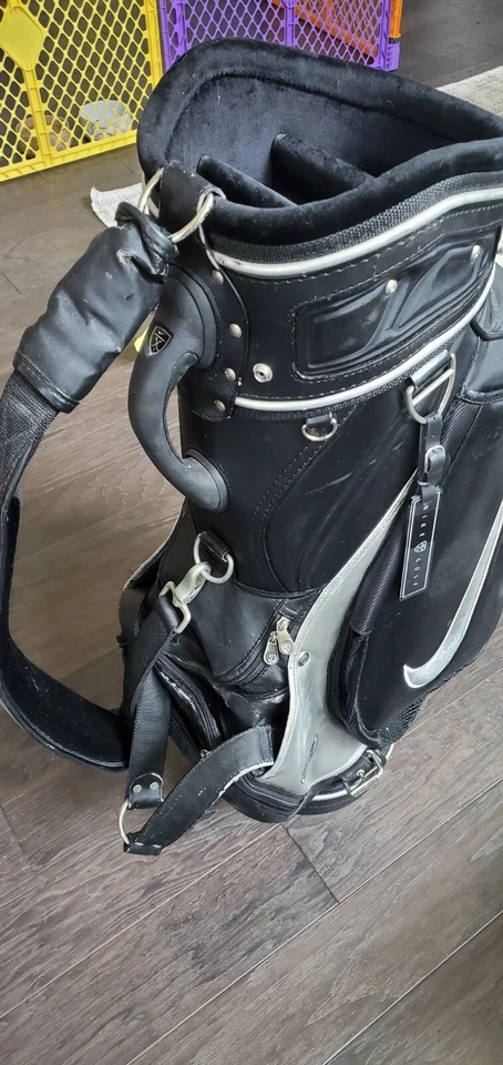 NIKE Golf 5路黑色带雨罩包  — 第 4/4 张图片