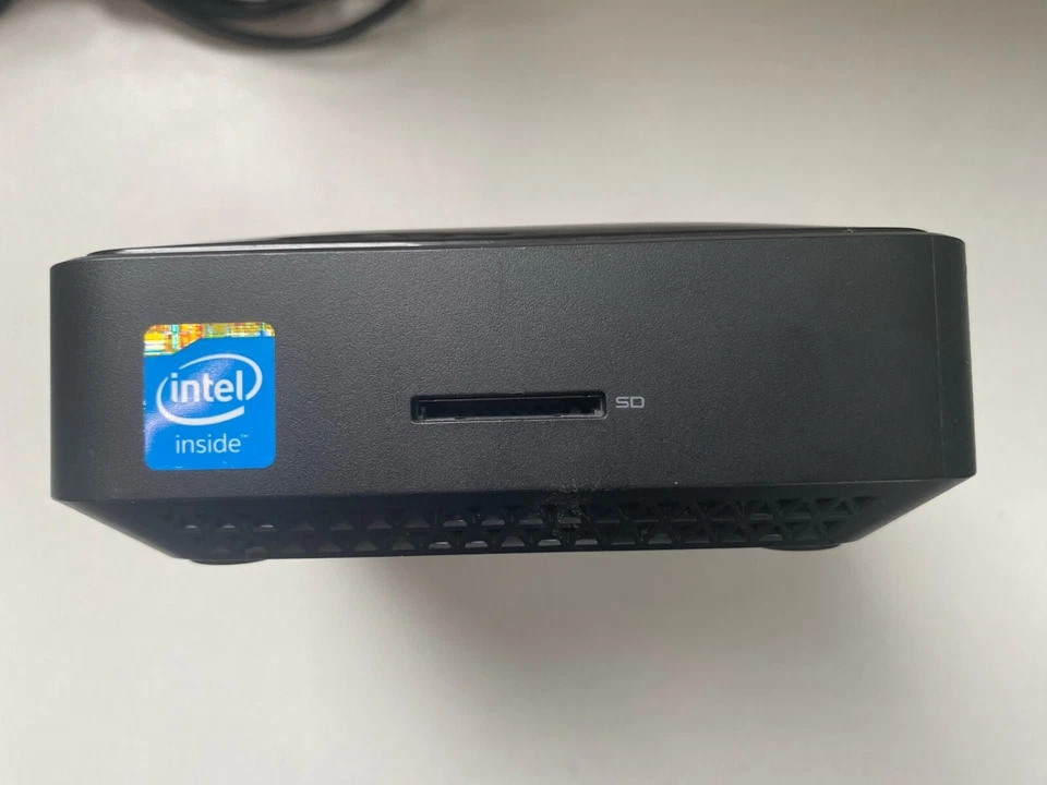 Dell Inspiron 3050 Micro D12U Intel Celeron J1800 2,41 GHz 8 GB RAM 256 GB SSD Foto 4 de 4