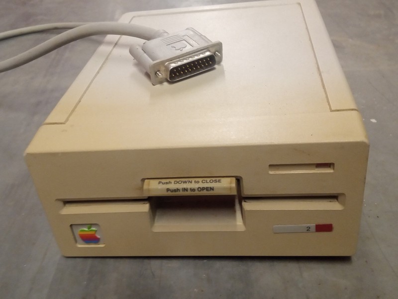 🍎 Vintage Apple 5.25" External Floppy Drive A9M0107