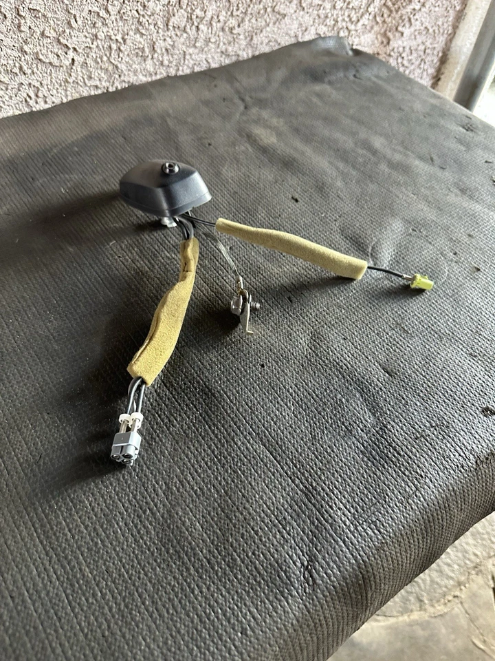 Conjunto de antena Pontiac G8 GT 2008-2009 Foto 3 de 3