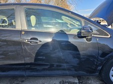 Passenger Front Door Manual Window With Solar Glass Fits 12-17 RIO 2379946