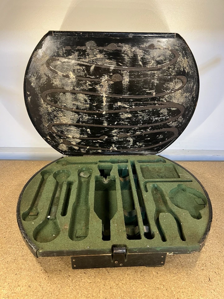 Jaguar MK1 Mk2 Daimler 2.4 3.4 3.8 original anterior a 1960 kit de herramientas vacío/caja de herramientas Foto 4 de 4