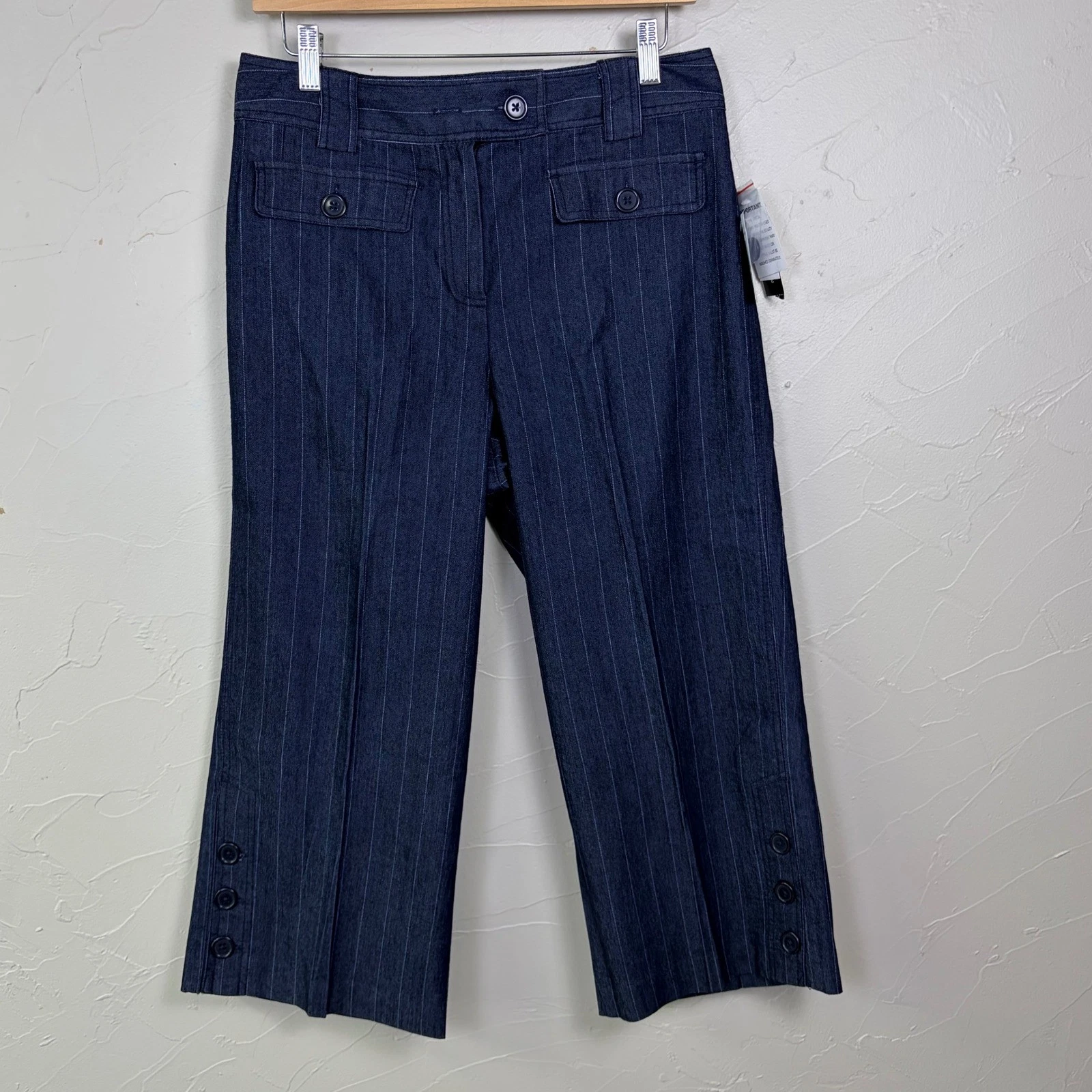 Larry Levine Pinstripe Cropped Capris Womens 8 Blue Stretch Button Cuff Office