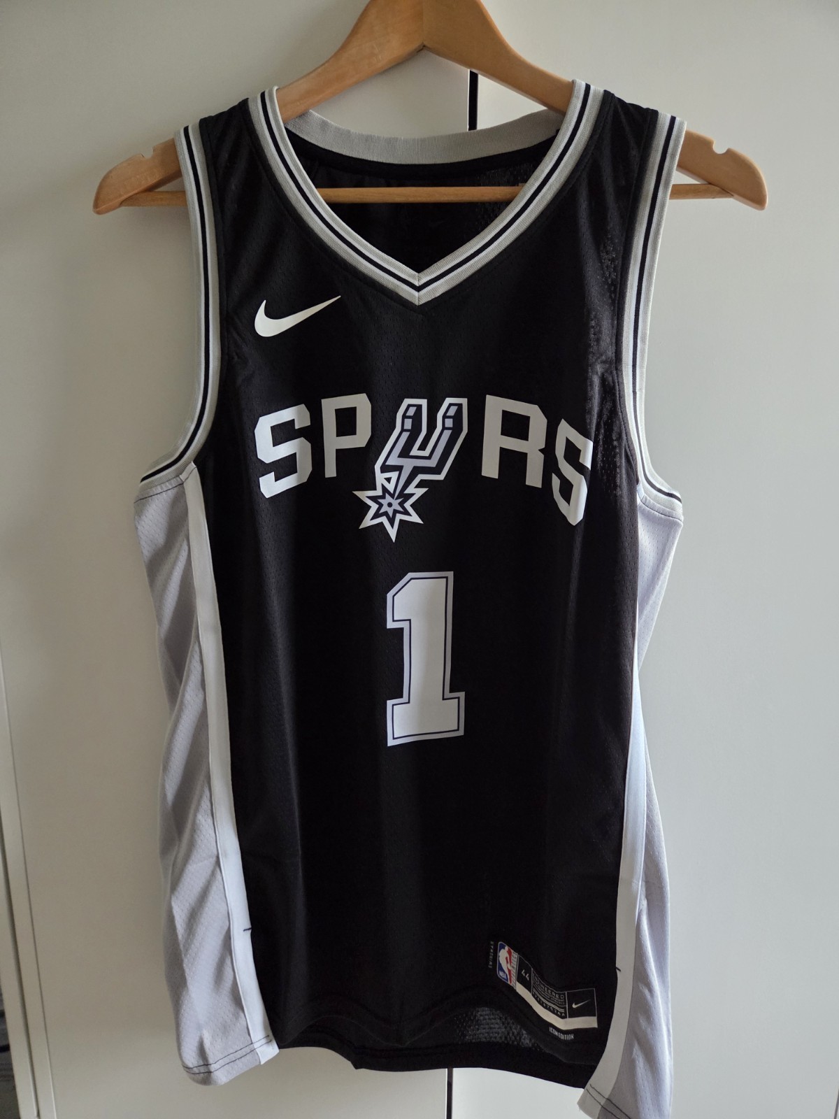 Jersey NBA Victor Wembanyama San Antonio Spurs Nike HWC Nights en Taille L Noir