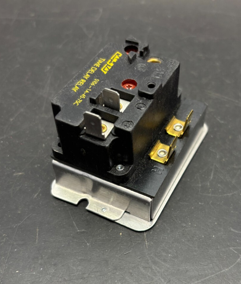 CAMSTAT S106-1A-45-75C F582 L36-824 TIME DELAY RELAY SPST, 40-ON 75-OFF, NEW