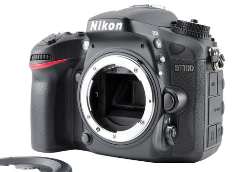 Nikon D D5200 24.1MP Digital SLR Camera - Red (Kit w/ AF-S DX G VR