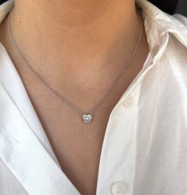 IGI Lab Grown Diamond E VS1 2,00 Karat Herzschliff Lab Grown Floating Necklace 14k