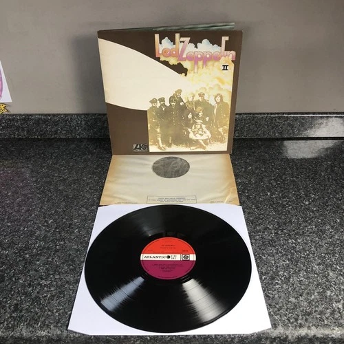 LP VINYL ALBUM LED ZEPPELIN II RED PLUM LABEL 1969 UK 3RD PRESS EX/EX+