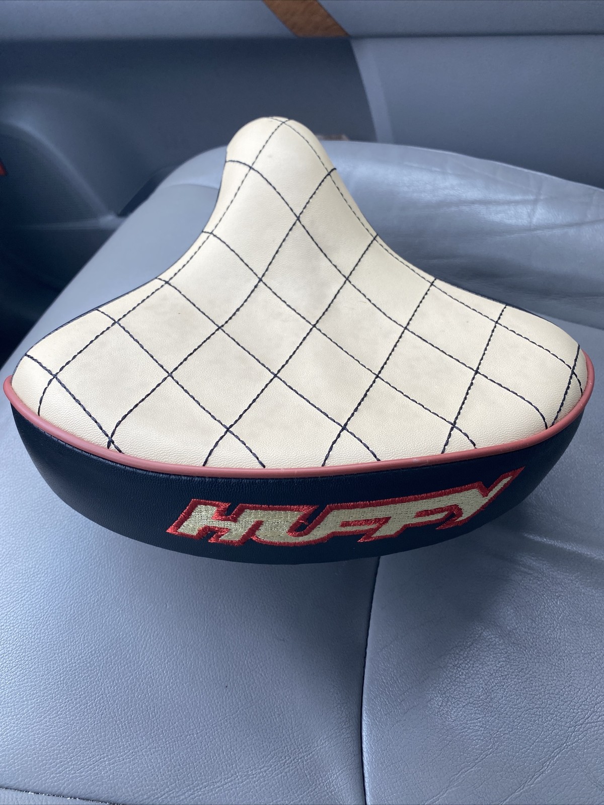 Huffy Wide Cruiser Bike Seat Blk  & Cream Comfort Saddle w/ 