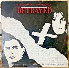 Betrayed Laserdisc, 1989, Drama Debra Winger, Tom Berenger, Joel Esterhas, VG 