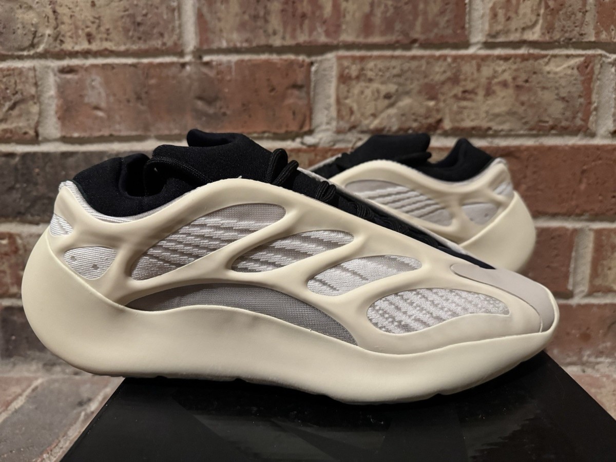 New 10.5 Adidas Yeezy Boost 700 V3 Azael Cream White Low Sneakers