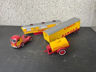 Lot de miniatures Cirque Pinder - Camion, Remorques et Citerne - Photo 1/4