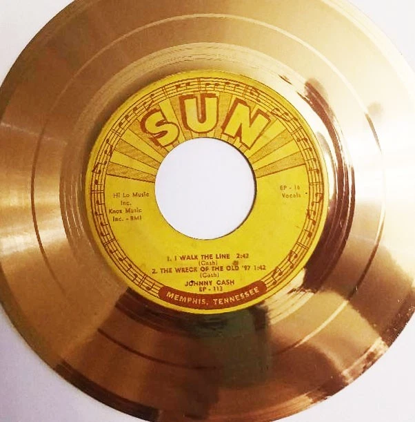 JOHNNY CASH I WALK THE LINE EP GOLD RECORD W-PRINTED AUTOGRAPH RARE SUN LABEL Foto 2 de 3