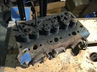 Ford 2000 Diesel Fordson Super Dexta Tractor Cylinder Head and Valves  E2046T9