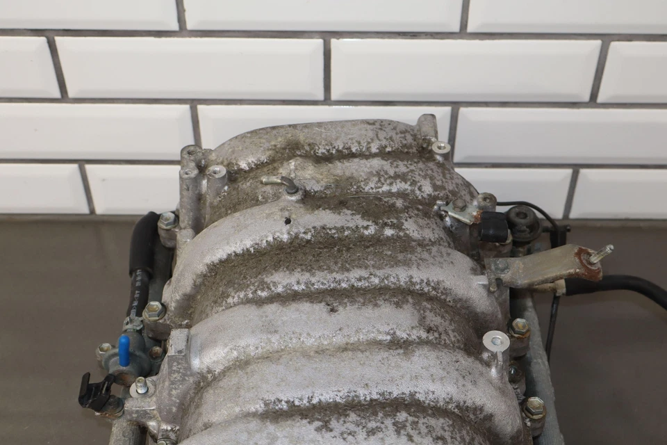 Colector de admisión Toyota LandCruiser 98-04 4,7 L 2UZFE con cuerpo de acelerador y combustible Foto 3 de 4