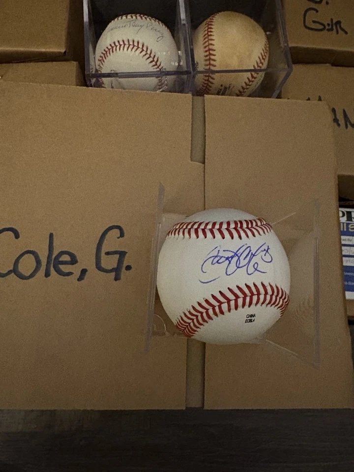 Béisbol autografiado por Gerrit Cole Foto 2 de 2