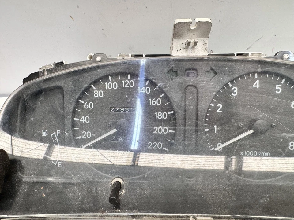 Toyota Corolla Instrument Cluster AE112 10/1998-11/2001 - image 2 of 4