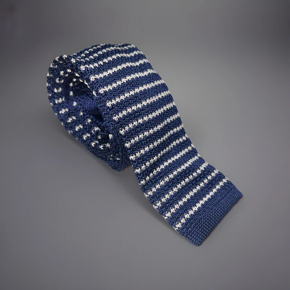 Corbata Tommy Hilfiger 100 % seda tejida de extremo cuadrado azul marino y blanco a rayas preppy Foto 2 de 4