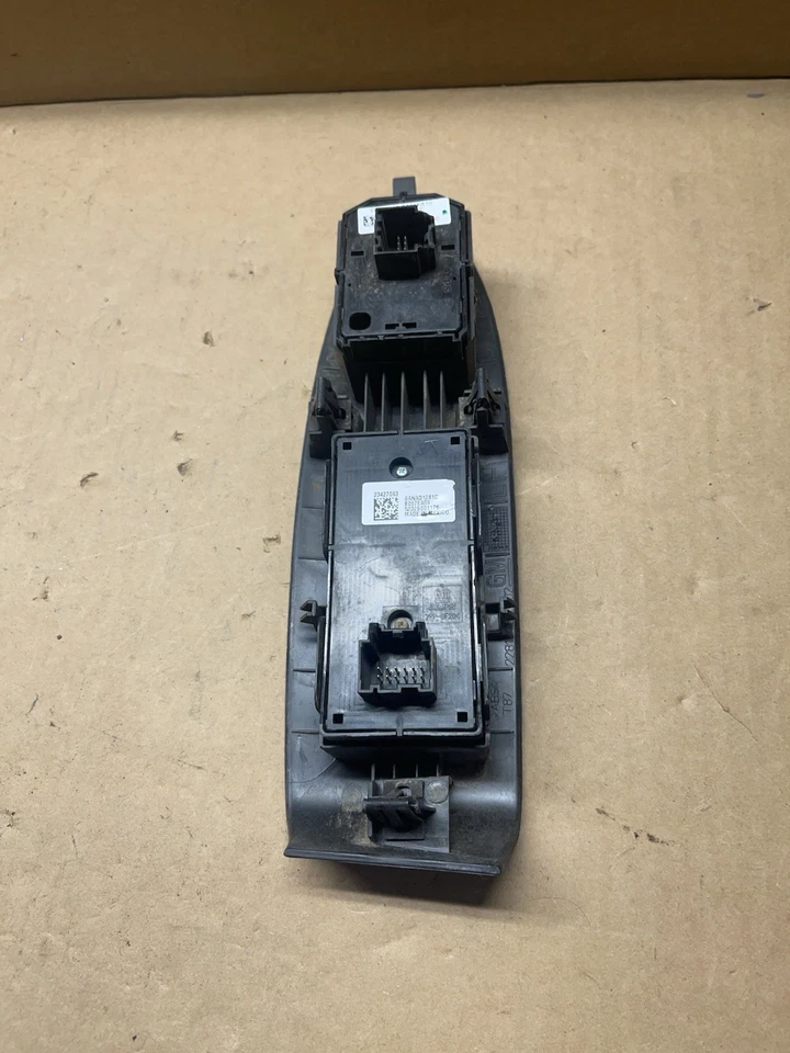 Выключатель стеклоподъемника главного зеркала для Cadillac Escalade 2015-2019 годов выпуска от оригинального производителя #d1 - Изображение 2 из 2