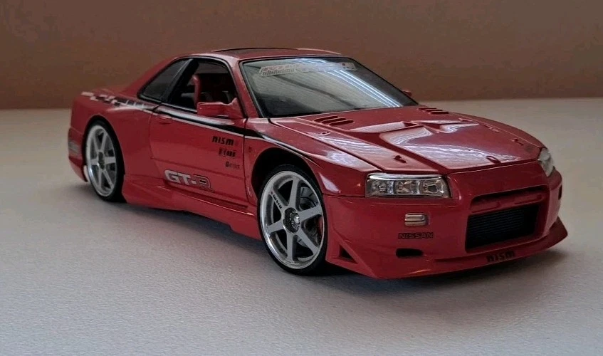 Muscle Machines Nissan 1:18 Scale Diecast Cars, Trucks & Vans for