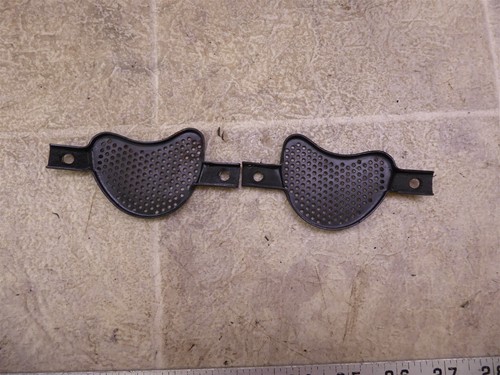 2005 Kymco People 50 S861-3) left and right rear cowl vent breather trims set - Picture 12 of 12