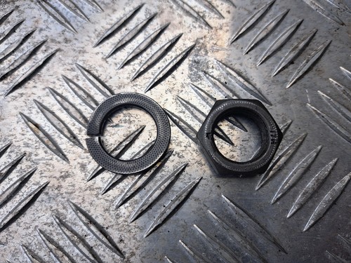 BMW F650 GS KURBELWELLE NOCKENKETTE GETRIEBEMUTTER + UNTERLEGSCHEIBE. 2002