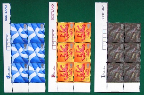 GB REGIONALS - SCOTLAND 2002 EMBLEM PRINTINGS DLR NO BORDERS 2nd, 1st, 68p UM