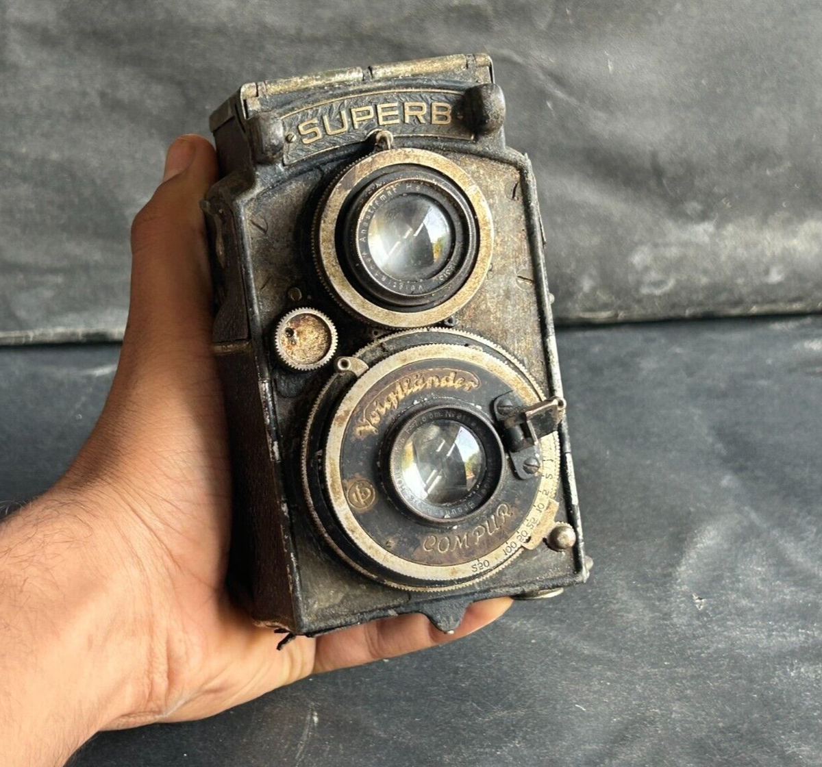 RARE OLD VINTAGE VOIGTLANDER SUPERB TWIN-LENS REFLEX CAMERA WITH