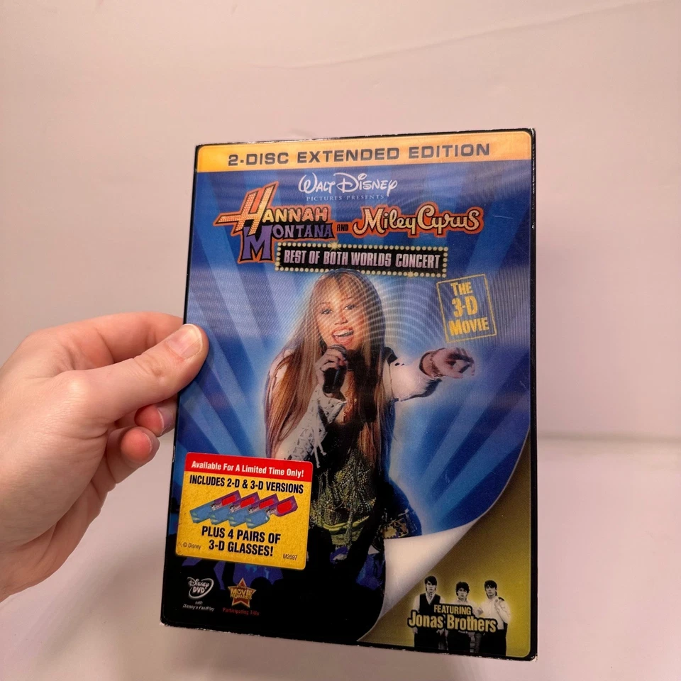Hannah Montana Miley Cyrus Best of Both Worlds Concert 2 Disc with 3D glasses - Image 3 of 4