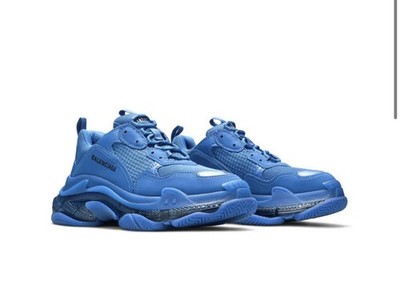 Color: Full monochrome blue Design: Signature Triple S oversized