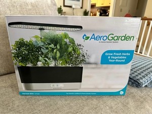 Aero Garden Harvest Slim indoor hydroponic garden - Used in original box