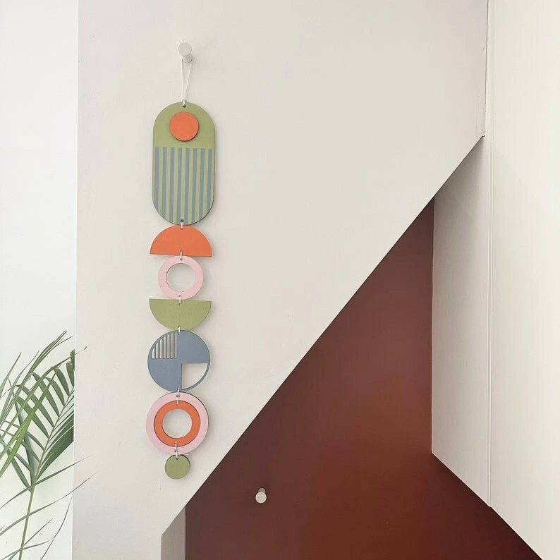 Vibrante tapiz de pared multicolor alegre acento para el hogar juguetón exhibición de pared Foto 3 de 4